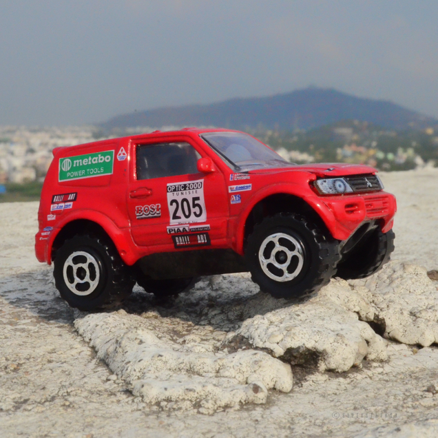 Illustration for article titled ORAT: 2002 Rallye Tunisie Winner - The 205 Mitsubishi Pajero